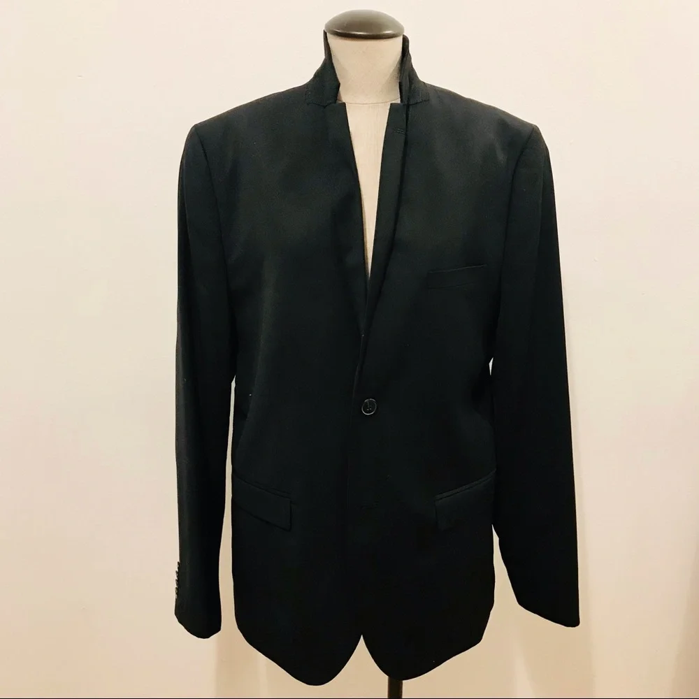 H&M black blazer. Size 42 R. Excellent used condition. No trace of wear. - Picture 3 of 11